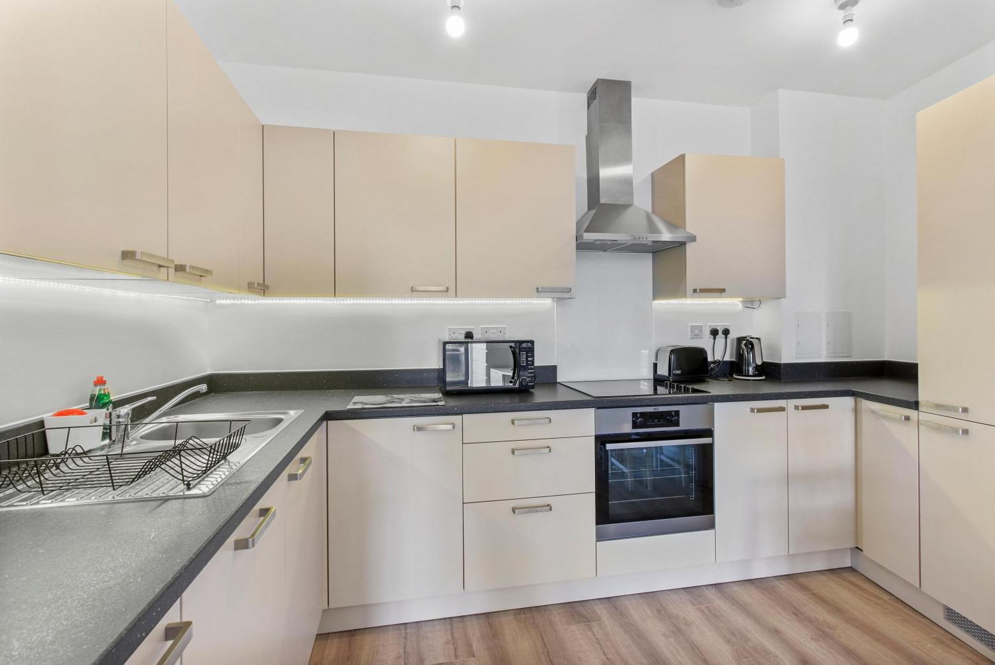 Centrally Located - Modern - 2Bed - 2Bath Apartment London Eksteriør billede