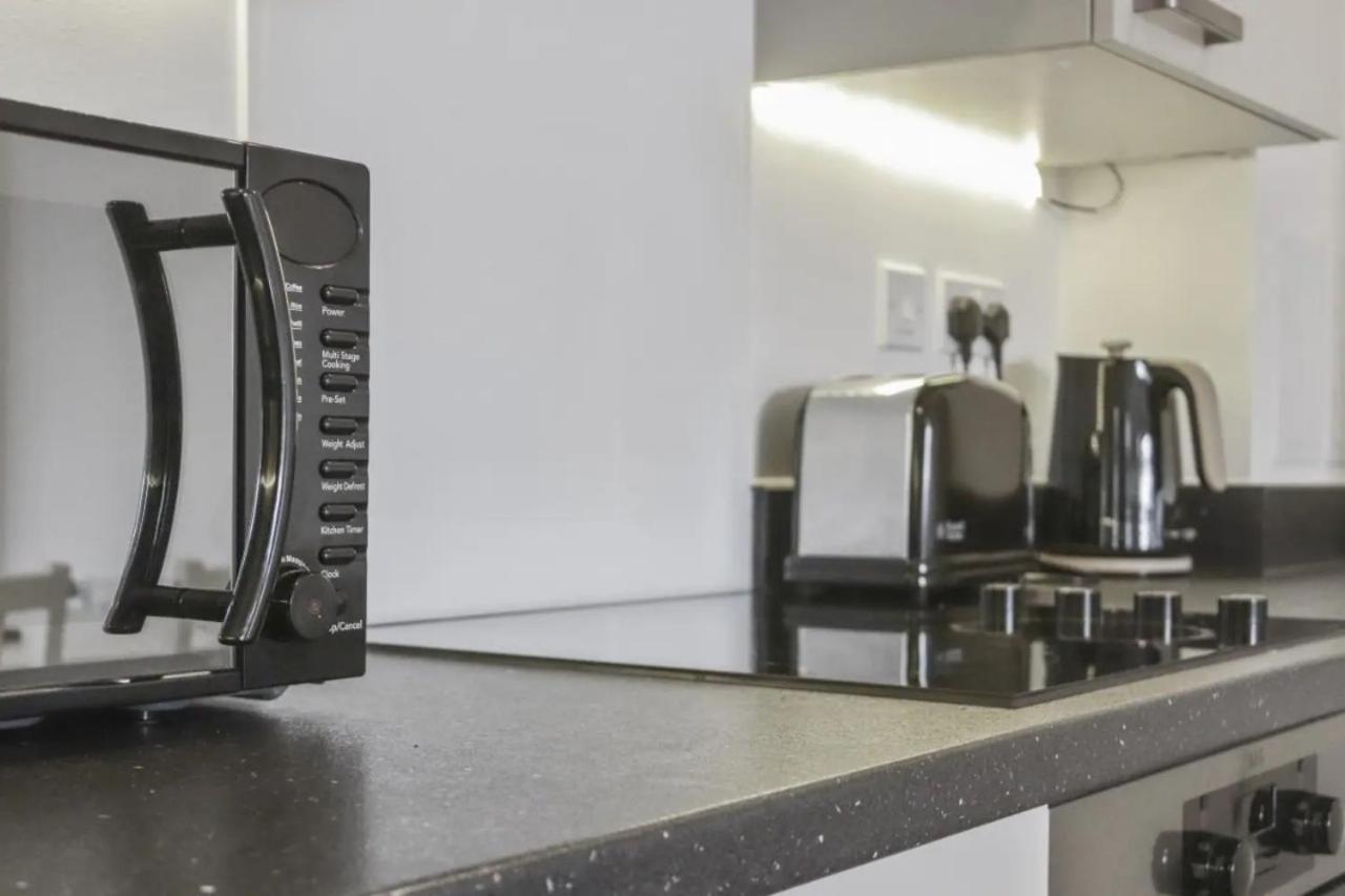Centrally Located - Modern - 2Bed - 2Bath Apartment London Eksteriør billede