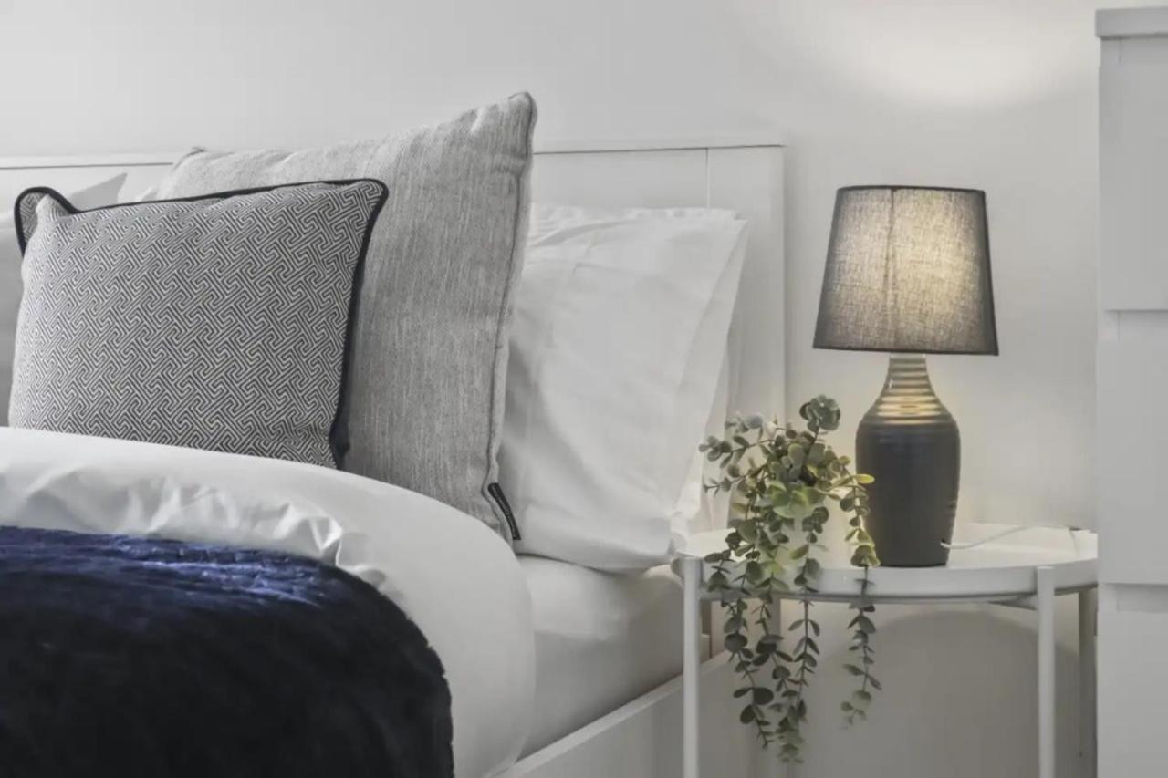 Centrally Located - Modern - 2Bed - 2Bath Apartment London Eksteriør billede
