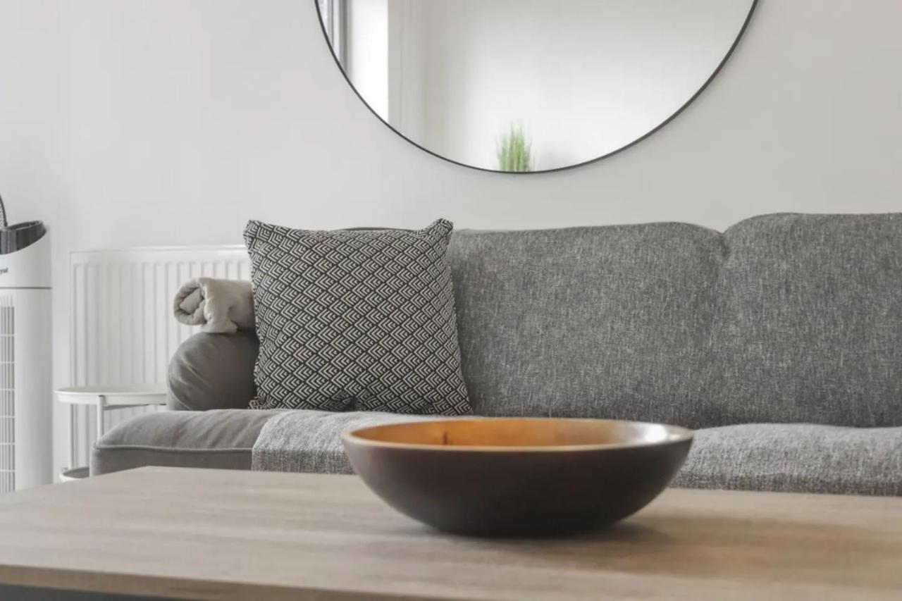 Centrally Located - Modern - 2Bed - 2Bath Apartment London Eksteriør billede