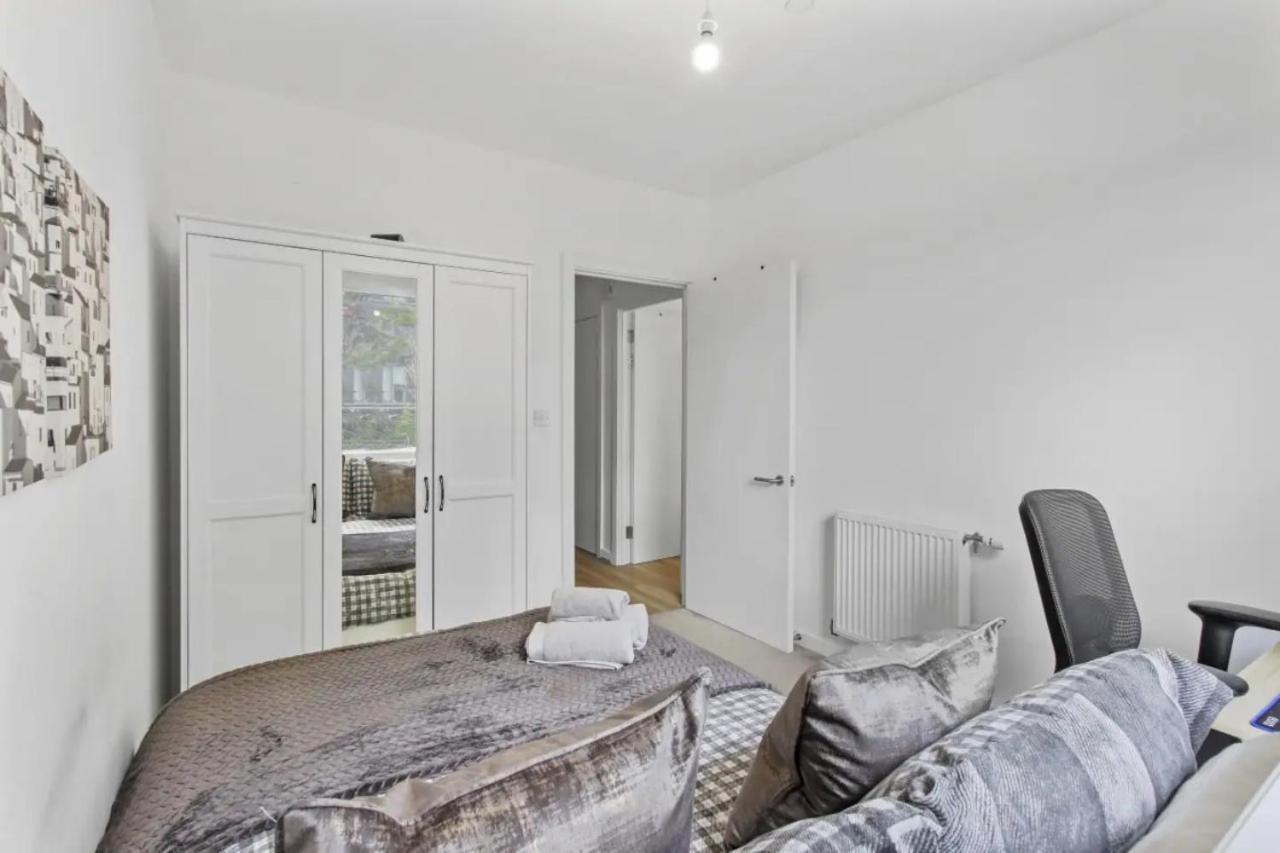 Centrally Located - Modern - 2Bed - 2Bath Apartment London Eksteriør billede