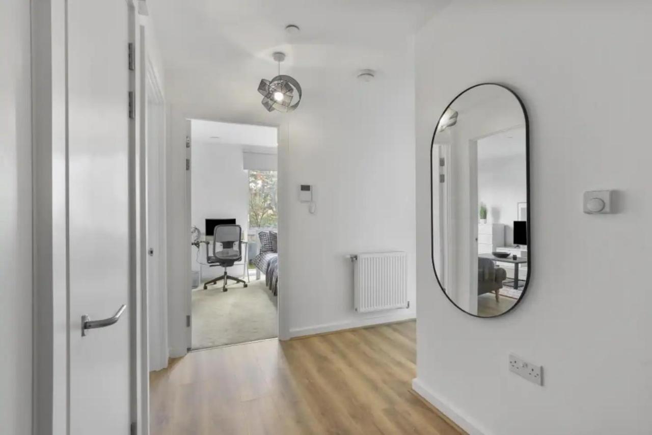 Centrally Located - Modern - 2Bed - 2Bath Apartment London Eksteriør billede