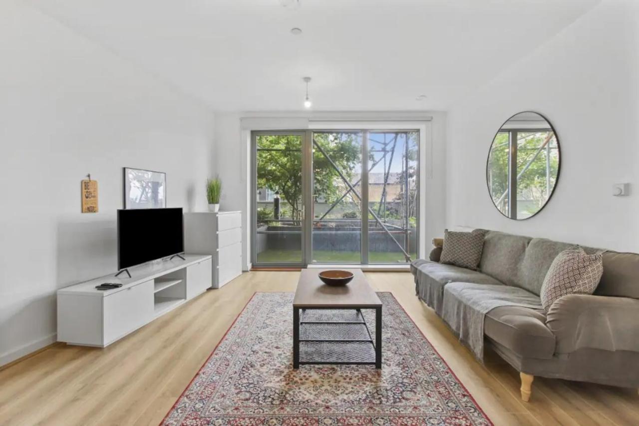 Centrally Located - Modern - 2Bed - 2Bath Apartment London Eksteriør billede