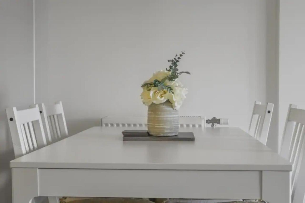 Centrally Located - Modern - 2Bed - 2Bath Apartment London Eksteriør billede