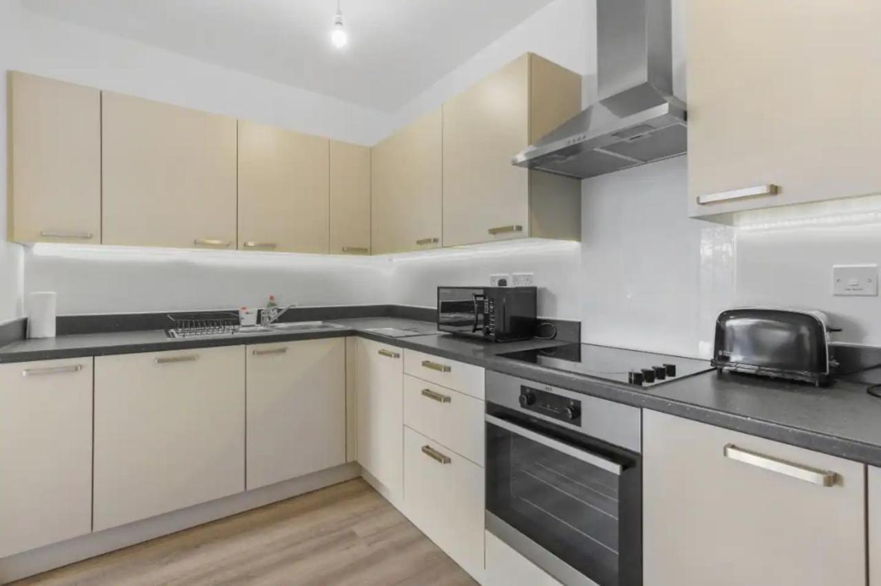 Centrally Located - Modern - 2Bed - 2Bath Apartment London Eksteriør billede