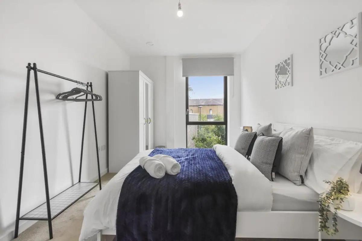 Centrally Located - Modern - 2Bed - 2Bath Apartment London Eksteriør billede