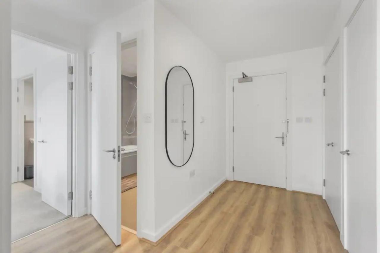 Centrally Located - Modern - 2Bed - 2Bath Apartment London Eksteriør billede